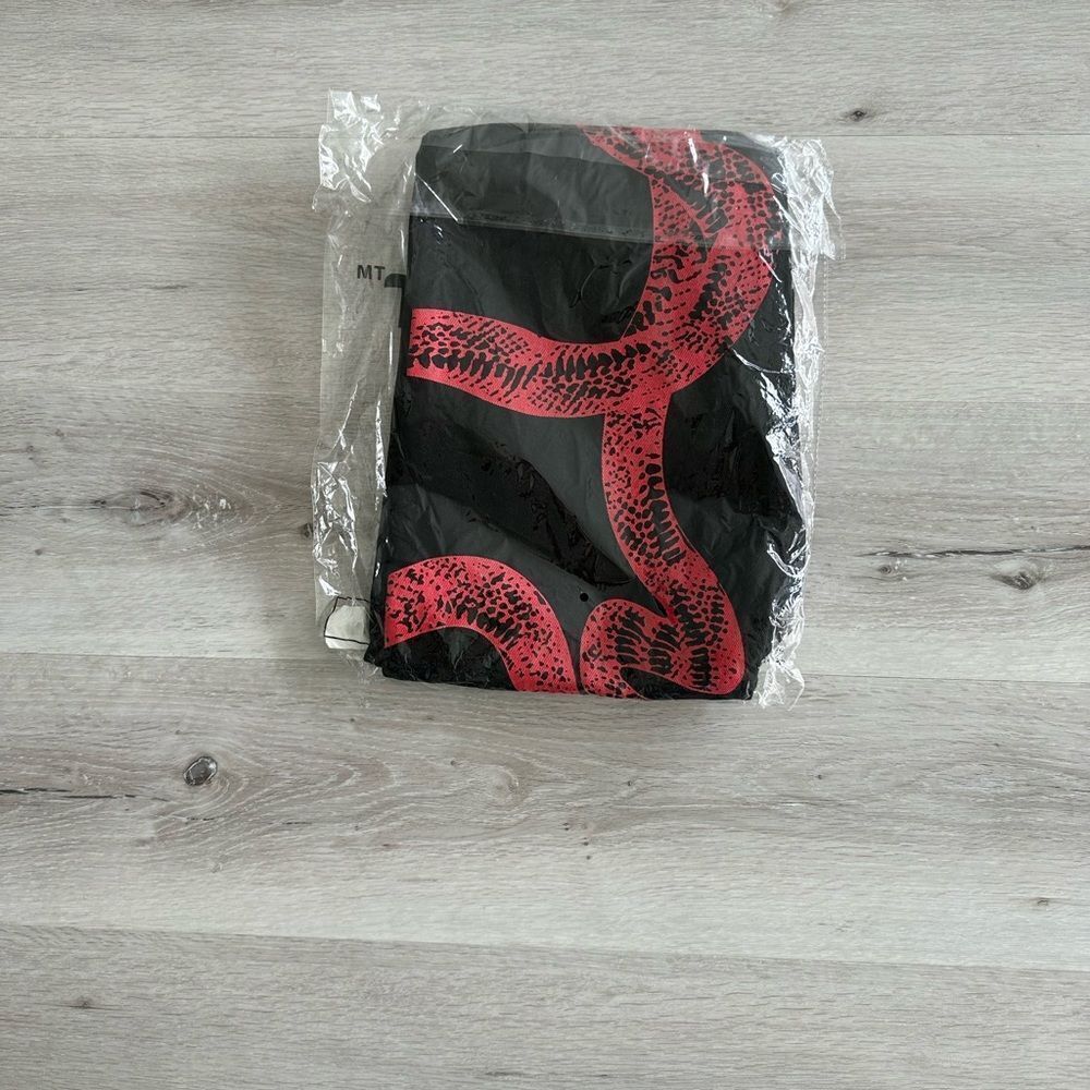 KClot Snake Print Boyfriend Jeans Black/Red S (28) NWT IN PACKAGE - Picture 7 of 7